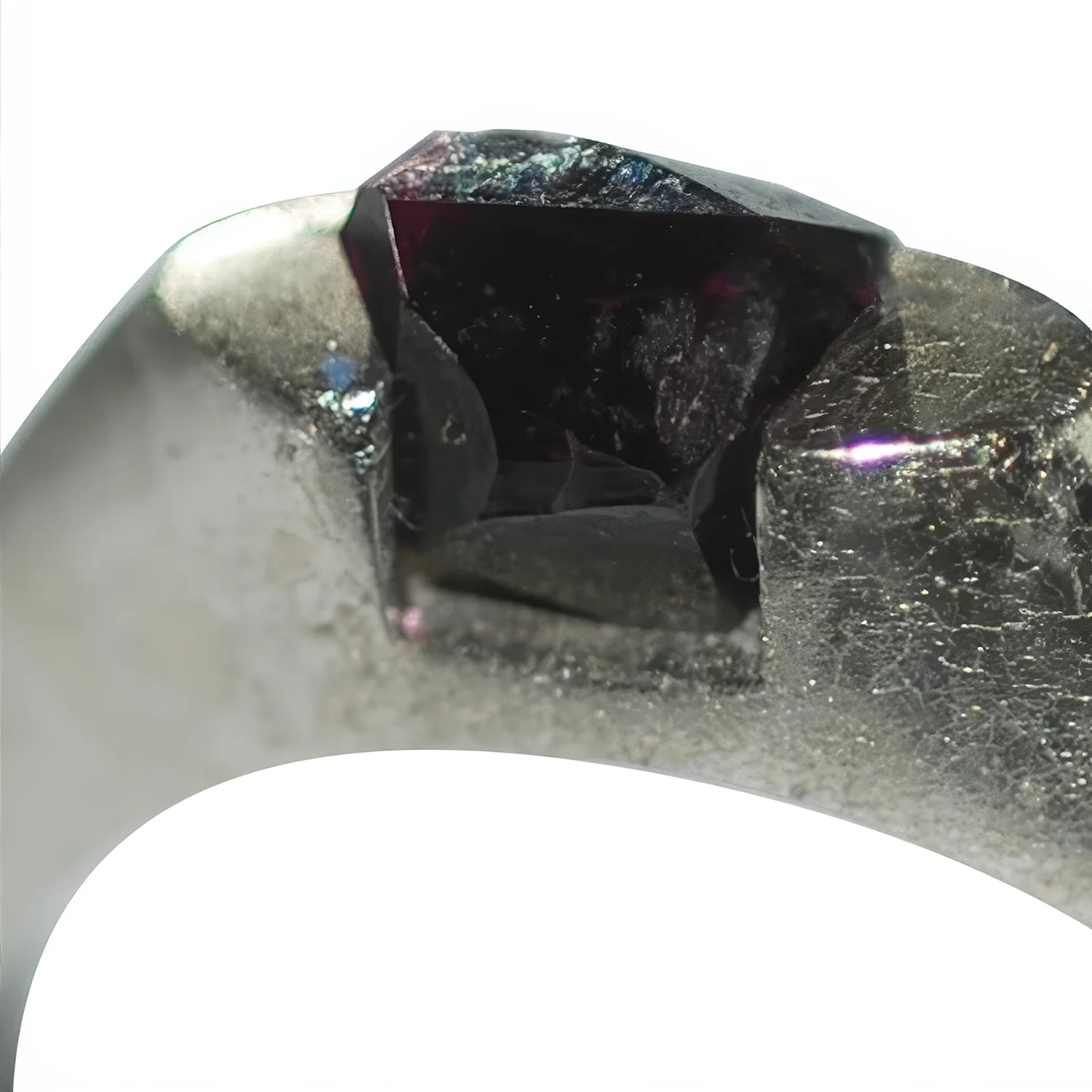 Lab-grown ruby. New Lab technology to grow ruby invented by University researcher. The New Lab Technology That Makes Growing Rubies Possible. US