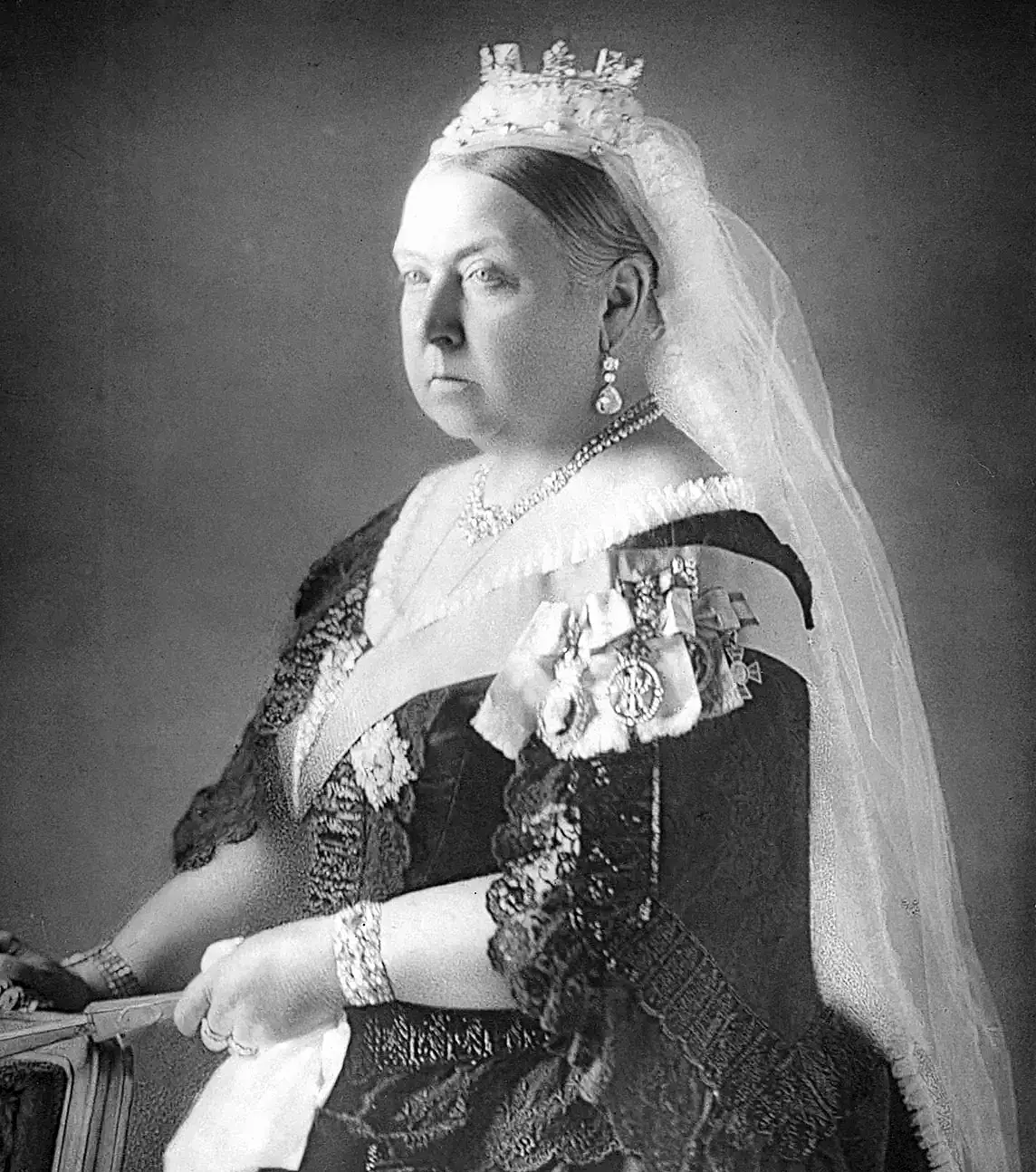 Historic Christmas jewelry of Queen Victoria. Is This the Season to Be Jolly... Or Shiny? US