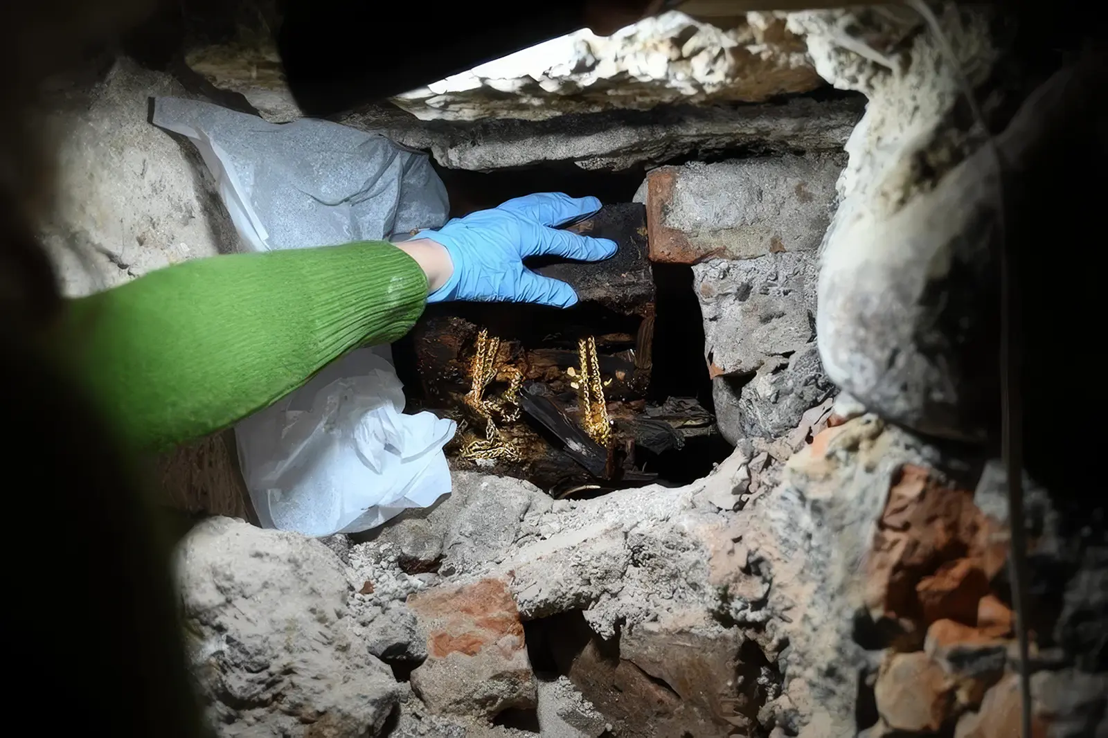 Jewelry Found in Lithuanian Cathedral. Hidden Treasures of Vilnius Cathedral: A Glimpse into Lithuania’s Royal Past. News