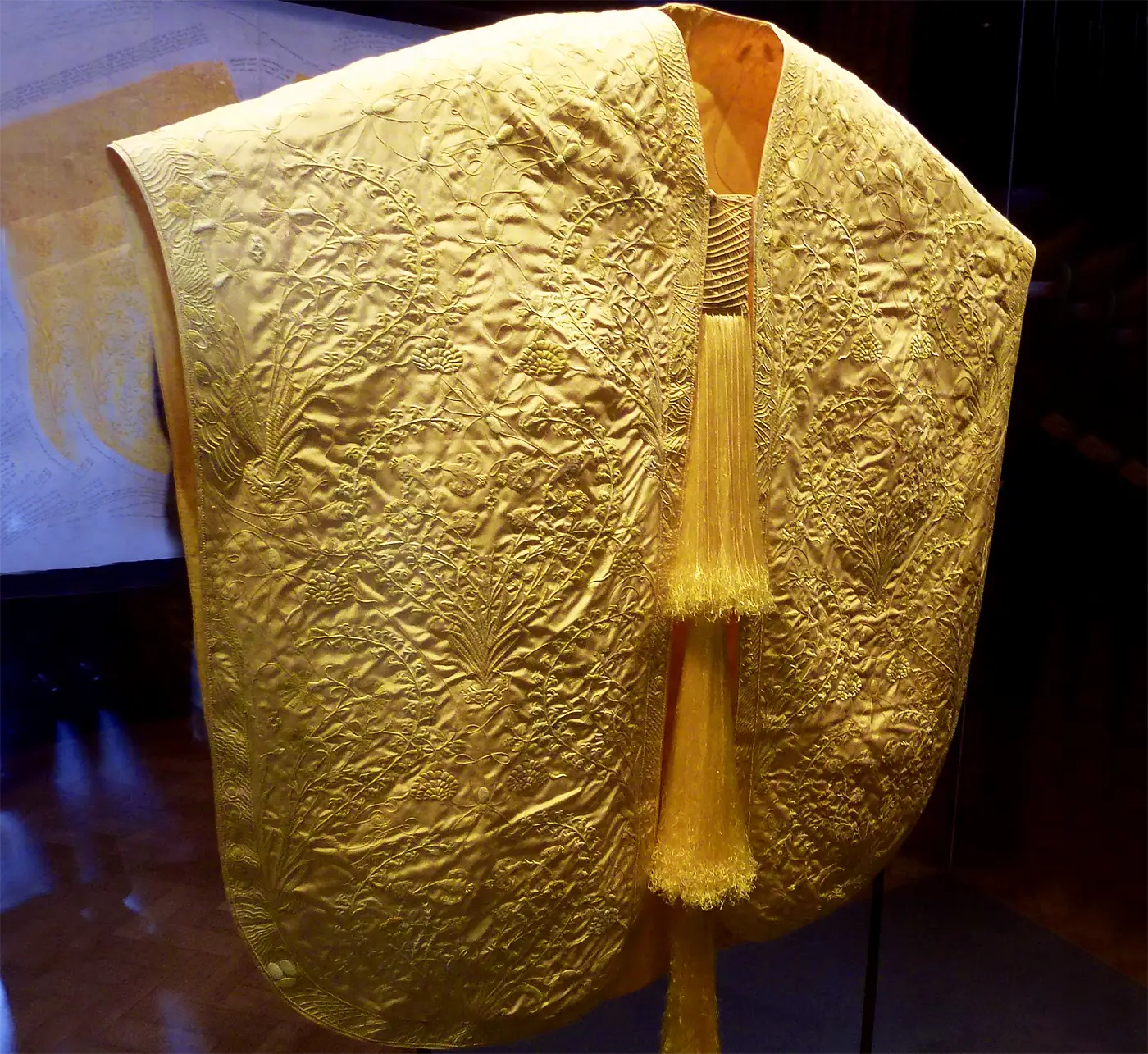 19th-century Golden Spider Silk Cape. The Victoria and Albert Museum, London. Woven in Gold: Paris Show Traces the History of Gilded Fashion. News