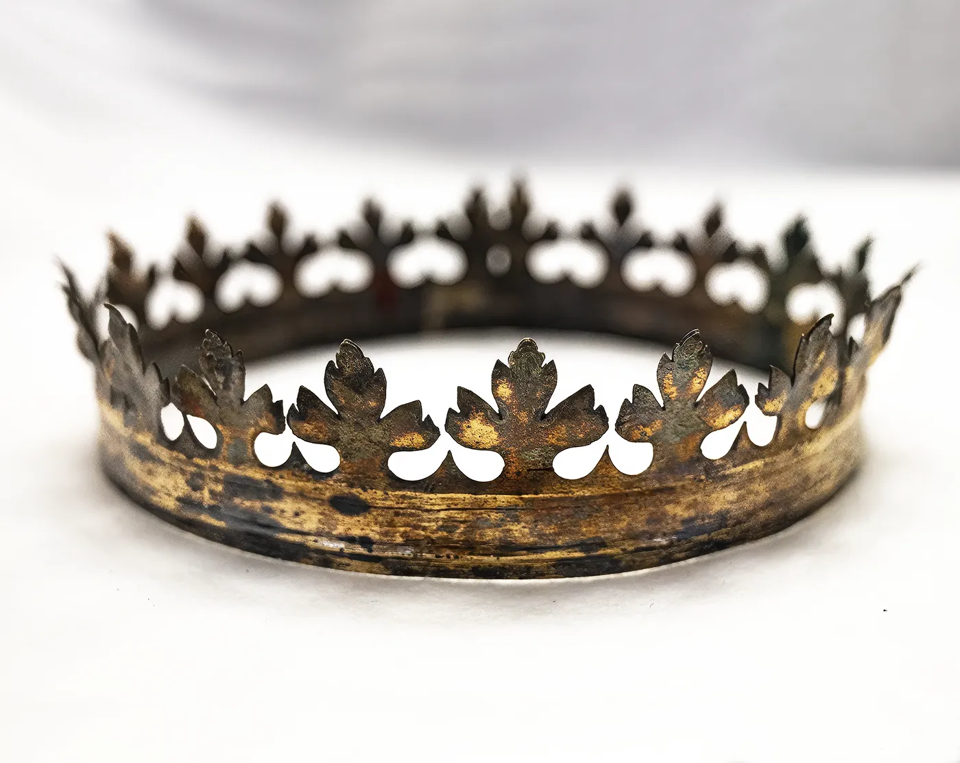 Elizabeth’s of Austria crown was found in the cache. Hidden Treasures of Vilnius Cathedral: A Glimpse into Lithuania’s Royal Past. News