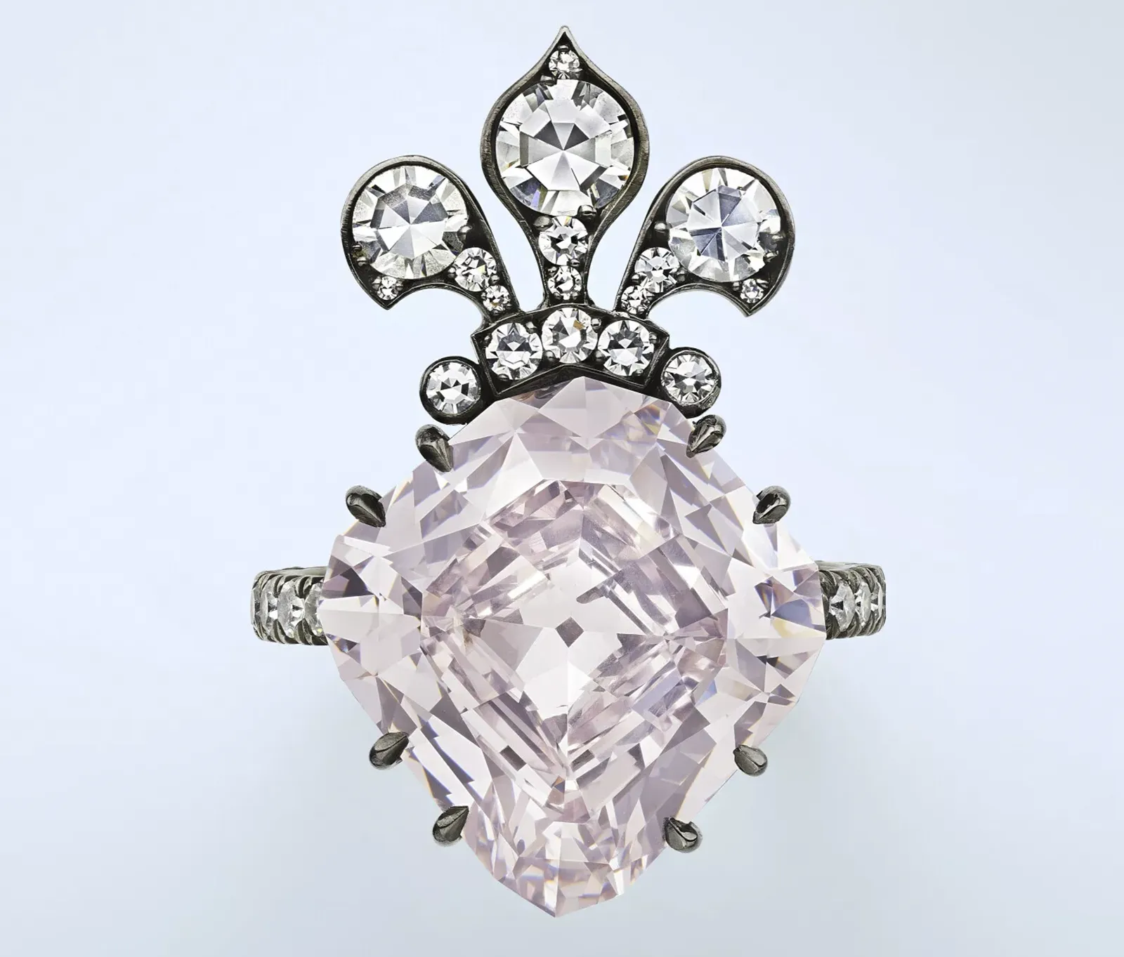 Marie Antoinette’s Historic Pink Diamond Will Be Auctioned at Christie’s. News | Olertis 10.38 ct. Marie Therese Kite-Cut Rose Diamond in a Joel Arthur Rosenthal clear diamond ring, Top view. Marie Antoinette’s Historic Pink Diamond Will Be Auctioned at Christie’s. News