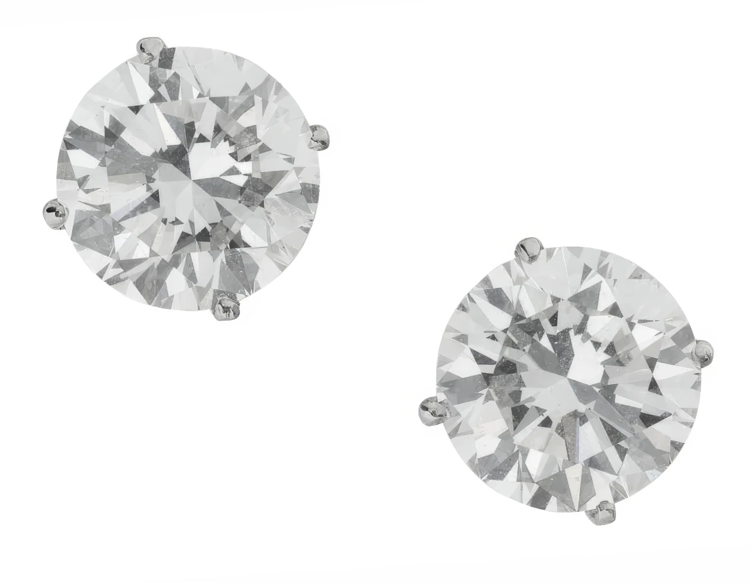 Masterpieces from Famous Design Houses Will Be Displayed at Christie’s Paris Online Auction. News | Olertis Two round shaped G-colored diamonds of VS1 clarity weighing 6.05 and 6.06 cts respectively. Masterpieces from Famous Design Houses Will Be Displayed at Christie’s Paris Online Auction. News