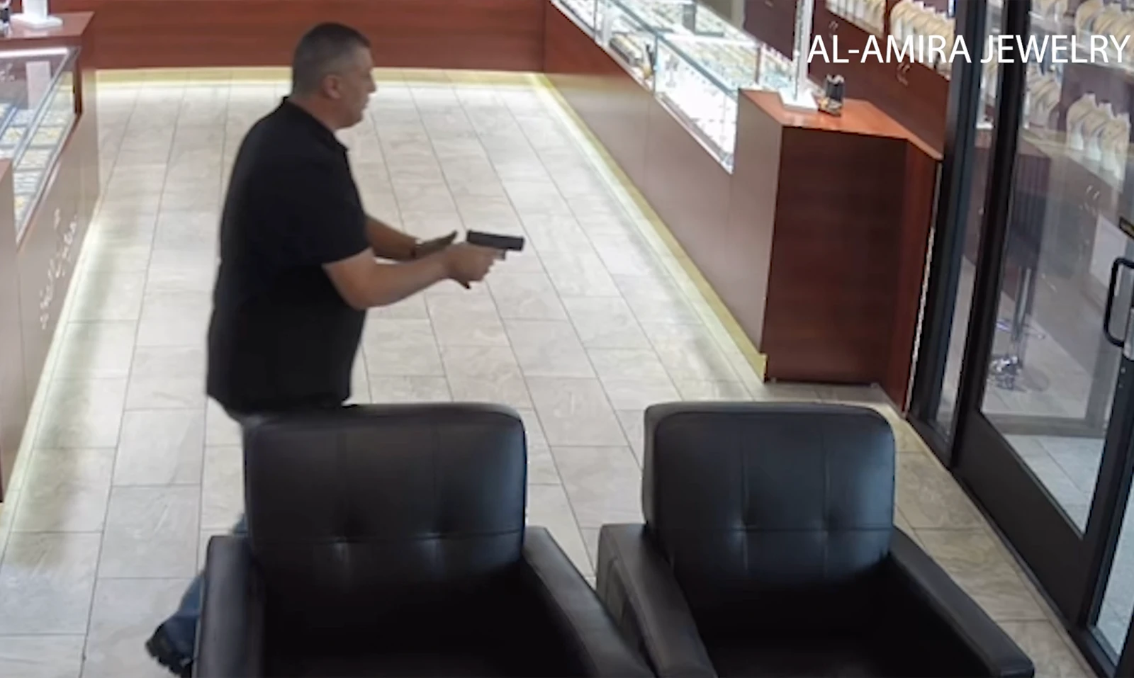Al-Amira Jewelry store owner shoots robbers. Aggressive Smash-and-Grab Robbers Are on the Loose: The JSA Issues a Warning in California. News